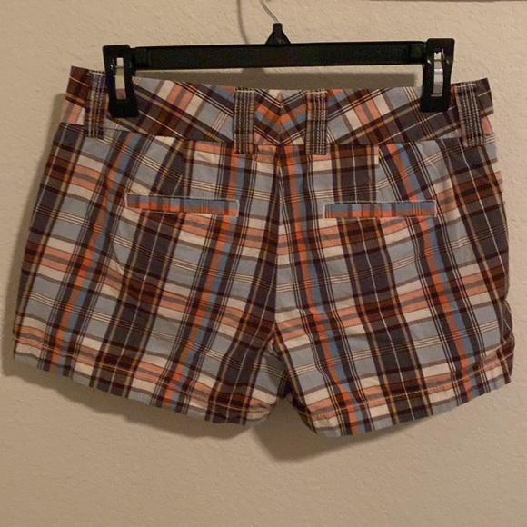 🌸$5 J. Crew City Fit shorts, low rise, plaid, size 2 - Picture 4 of 7